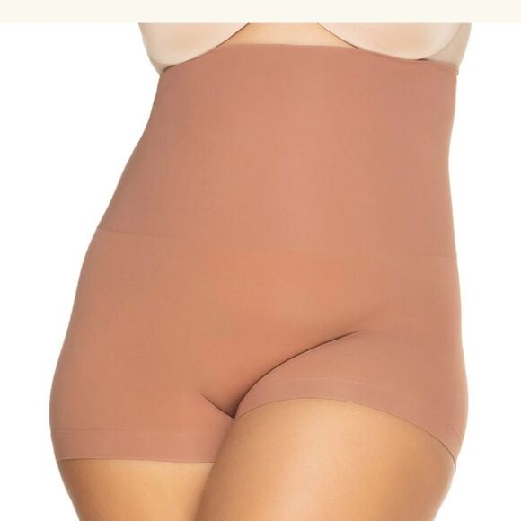 Felina Fusion Waist Boyleg Shape Wear size Medium NWT - Picture 1 of 4